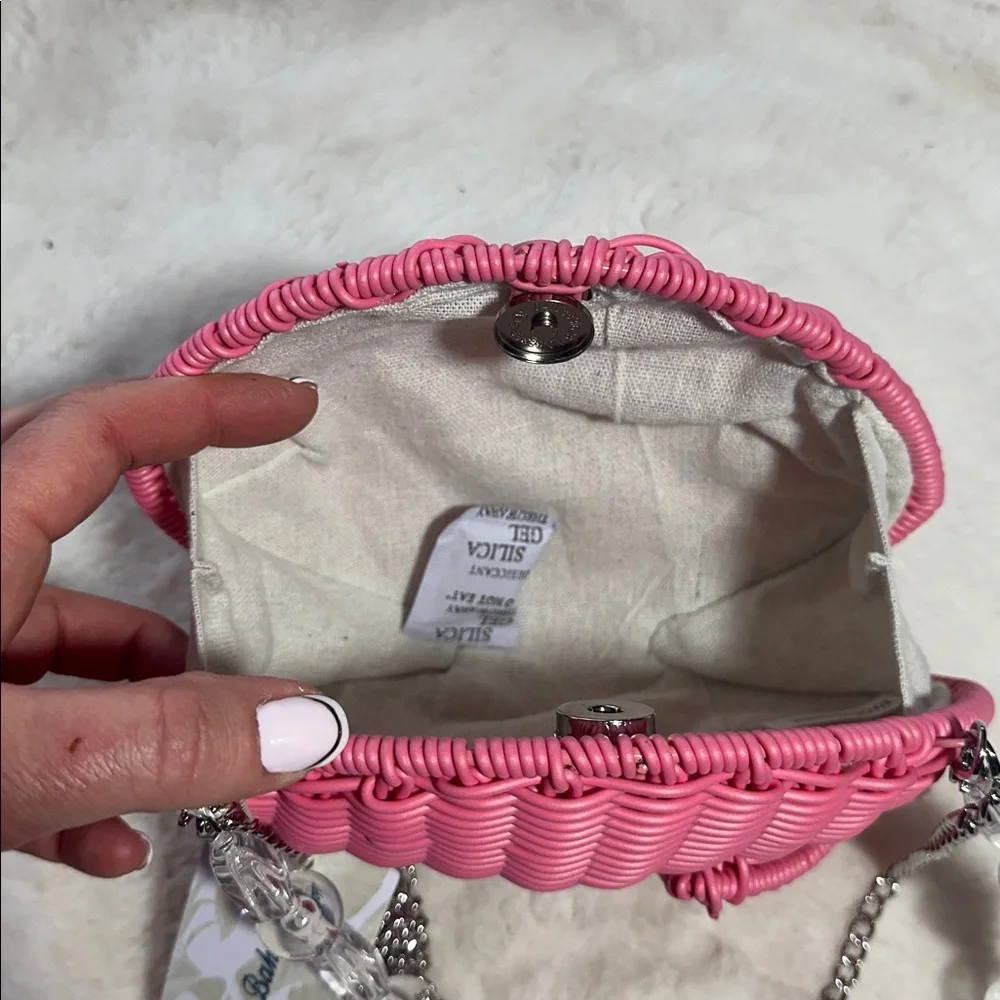Tommy Bahamas pink wicker crossbody bag with clear beaded handle - Picture 5 of 5